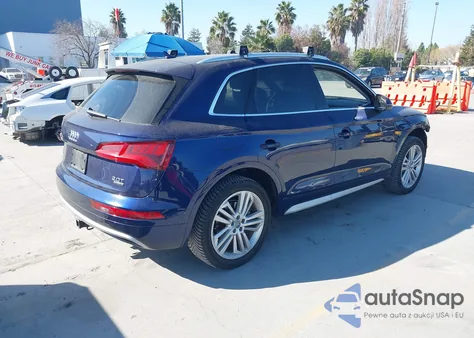 2018 Audi Q5 2.0T Premium/2.0T Tech Premium z USA, uszkodzony, nr VIN WA1BNAFY8J2120366